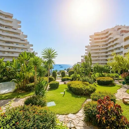 Benalbeach Luxe Garden & Sea Oasis501-1 Apartament